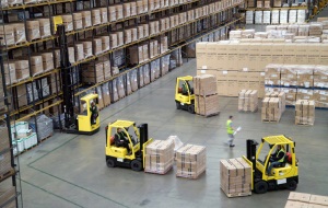 forklifts working
