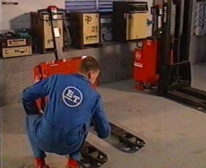 pallet truck pre shift checks