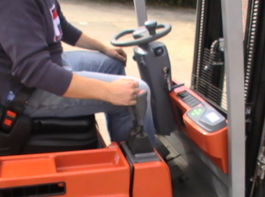 forklift hydraulic controls